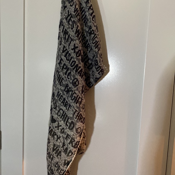 Infinity scarf. Black & white BCBGeneration. Women’s One size. - Picture 4 of 5